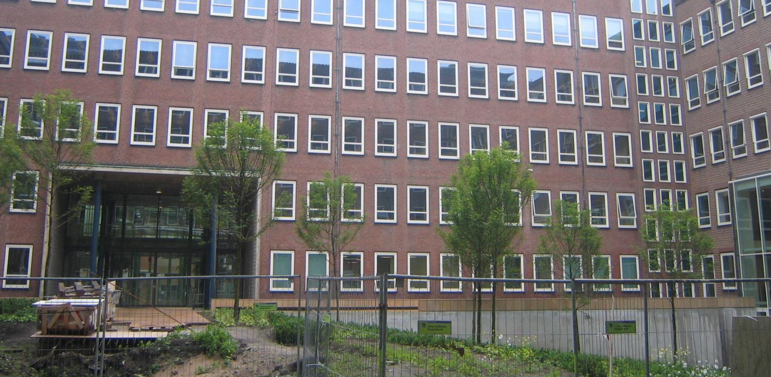 het-hoofdgebouw-van-het-ministerie-van-landbouw-en-visserij-renoveren-optimale-kozijnen-ontwikkelen