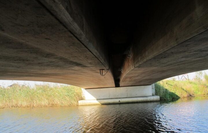 Houtvochtmonitoring in bruggen in de Blauwe Stad (Noord-Groningen)