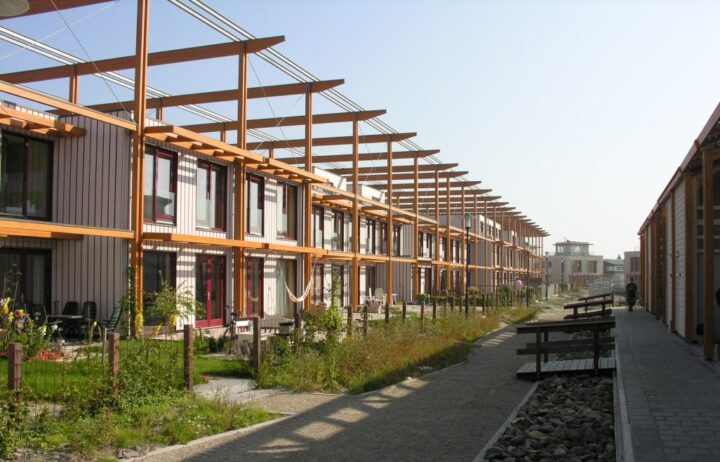 Lariks zonwering: controle afwerking op bouwplaats