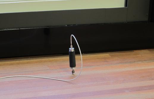 Activiteit niet op, maar in toneelzaalvloer